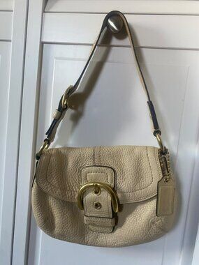 Coach Soho (Beige Pebbled Leather)